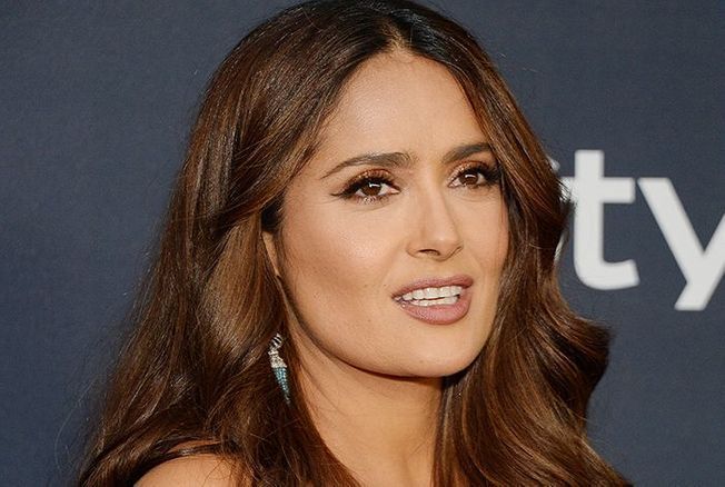 Salma Hayek En Bikini En Plein Hiver A Ans Elle Affiche Ses Abdos