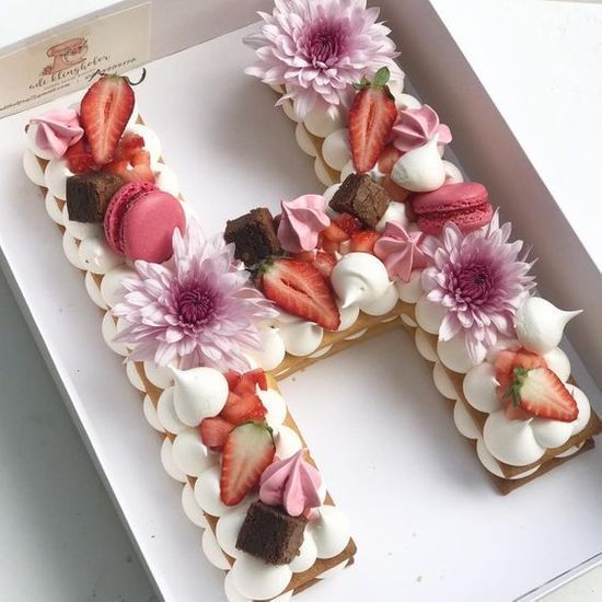 Letter Cake Et Number Cake Gateaux Reperes Sur Pinterest