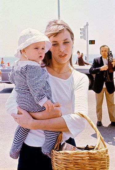 Charlotte Gainsbourg A 50 Ans De Son Enfance A Aujourd Hui Retour Sur Son Evolution Avec Les Photos Les Plus Marquantes De Sa Vie