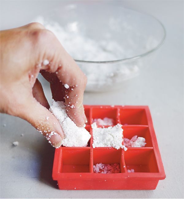 Tablettes pour lave-vaisselle maison : le tuto facile avec 5 ingrédients et  un bac à glaçons