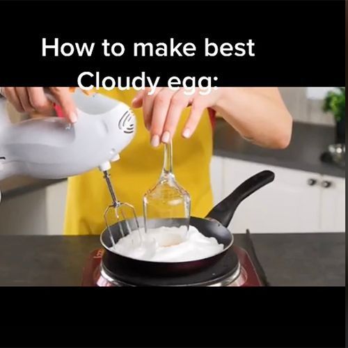 Œuf poché nuage : la super astuce Tik Tok pour un effet waouh - Cuisine  Actuelle