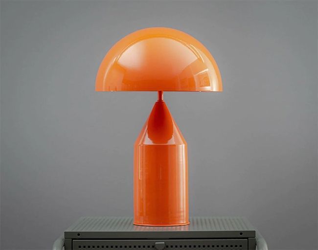 Une lampe champignon vintage orange.