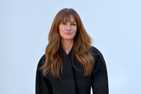 Julia Roberts, Camélia Jordana, Emma Watson… découvrez les livres préférés des stars à glisser sous le sapin à Noël