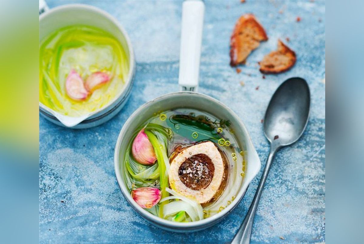 Bouillon de poireaux et os à moelle