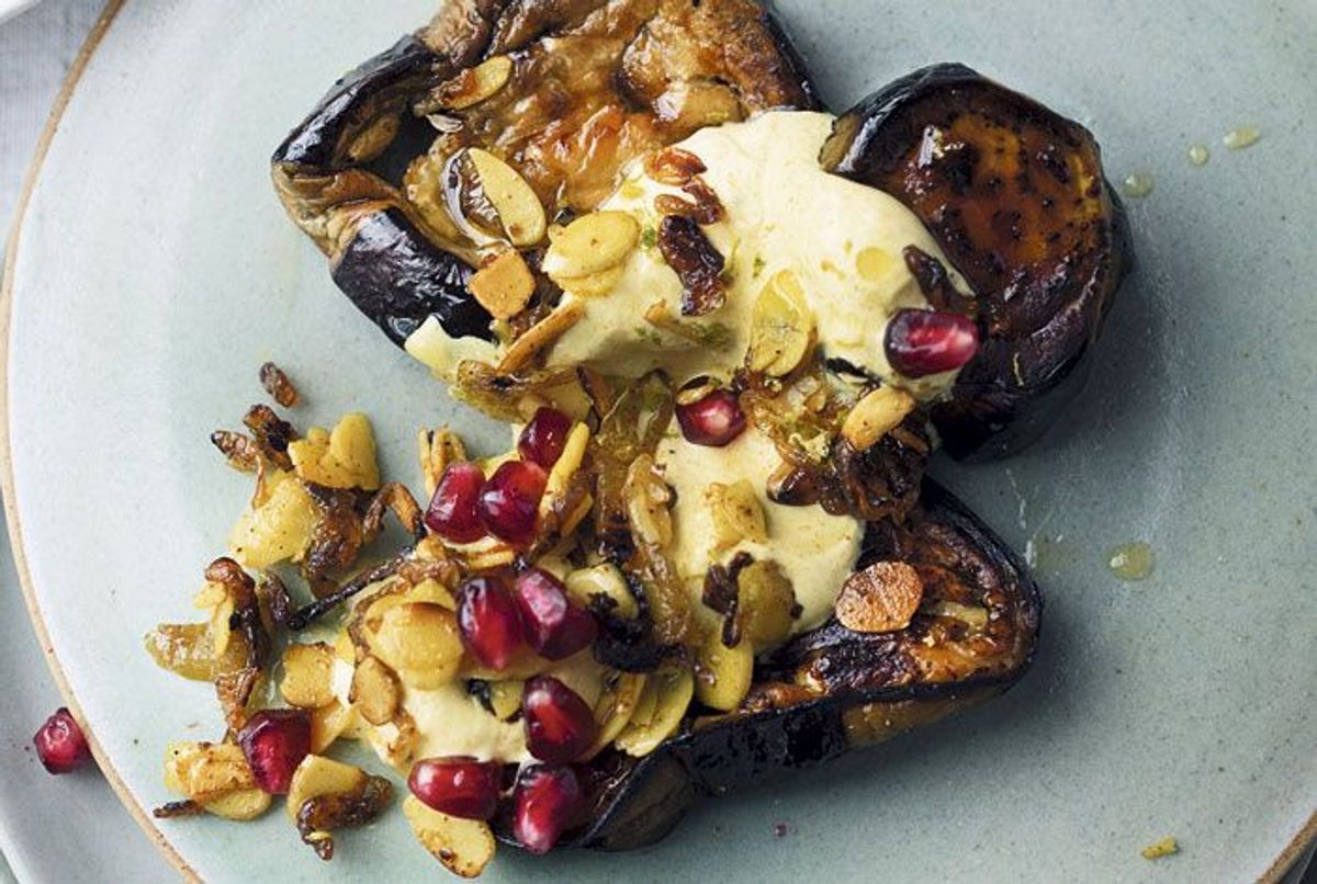 Aubergines rôties, sauce yaourt et curry de Yotam Ottolenghi