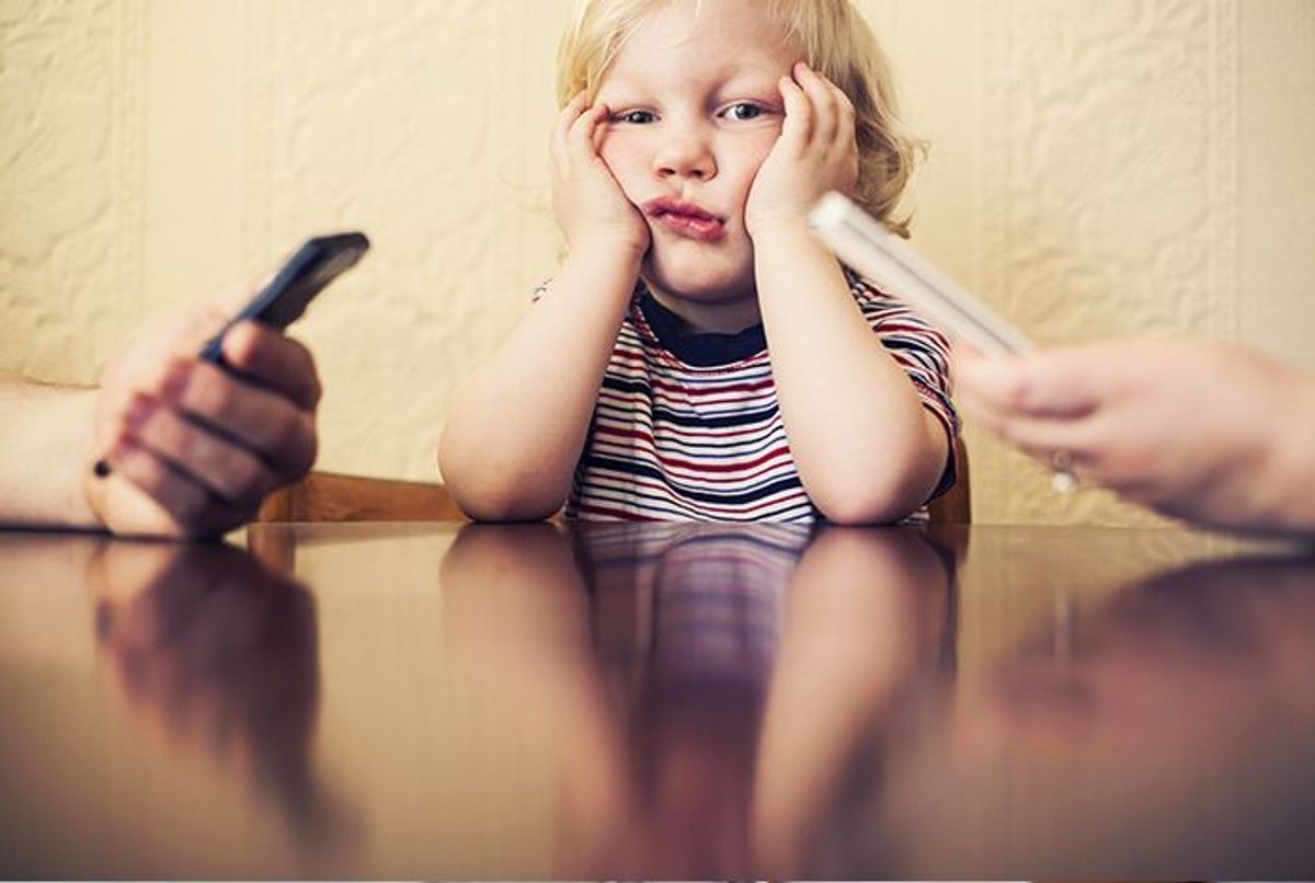 Et si on interdisait les téléphones portables pour les enfants ?