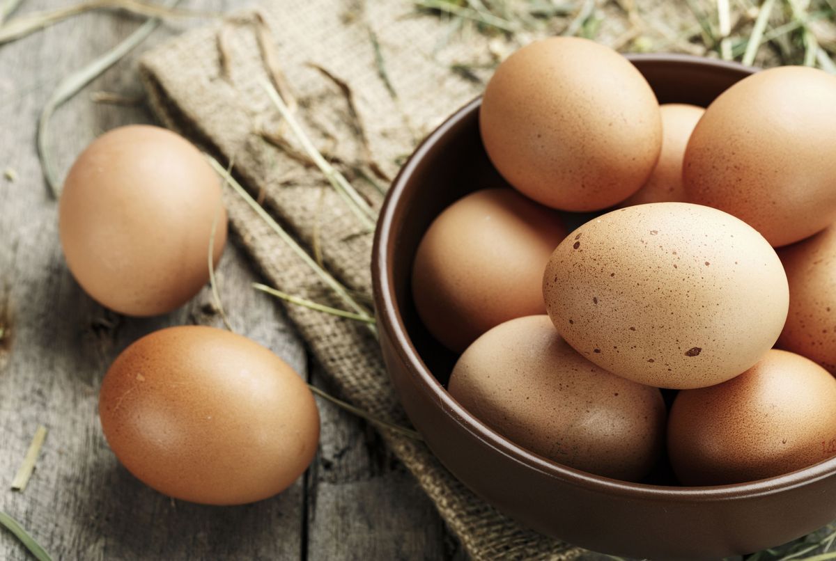 Cette astuce permet de peler un œuf dur en un instant et on n'y aurait  jamais pensé