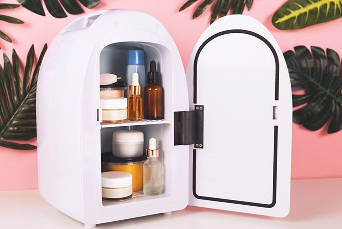 Le réfrigérateur pour cosmétiques, ☀ En été, protéger sa peau c'est bien,  mais protéger ses cosmétiques c'est top aussi, alors pensez au mini  réfrigérateur pour cosmétiques 💄 Et pour les
