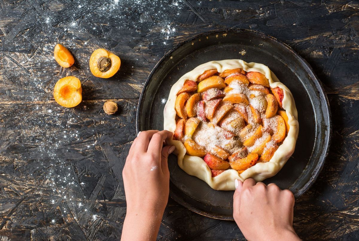 Christophe Michalak dévoile sa recette de famille de tarte aux abricots
