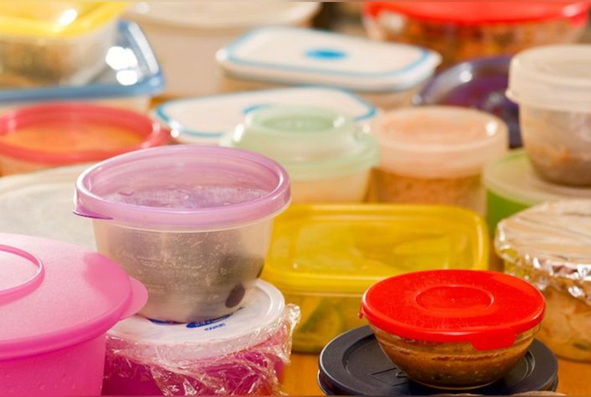 Cuisine - Pratique. Éponges, boîtes en plastique Pourquoi vous devez  bannir ces objets de votre cuisine