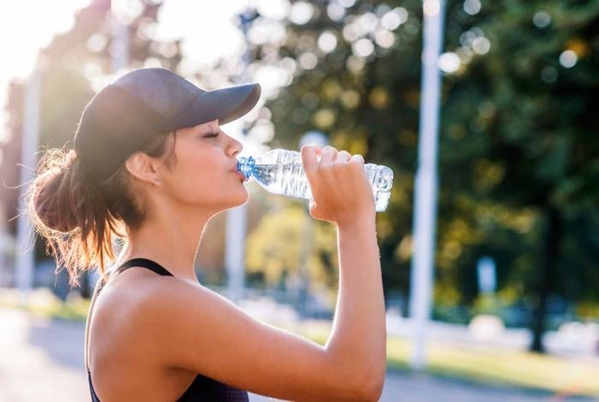 Boire de l'eau pendant le sport, bonne ou mauvaise idée ?