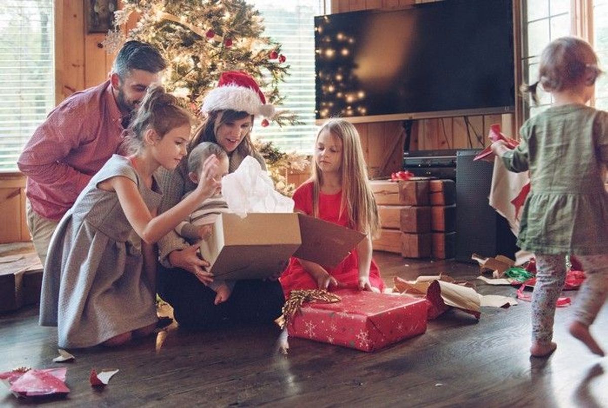 Règle des quatre cadeaux: voici comment éviter de dépenser inutilement pour  Noël