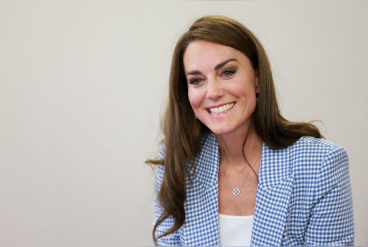 Kate Middleton a trouvé la veste parfaite pour l’été, elle remet au gout du jour un motif estival culte