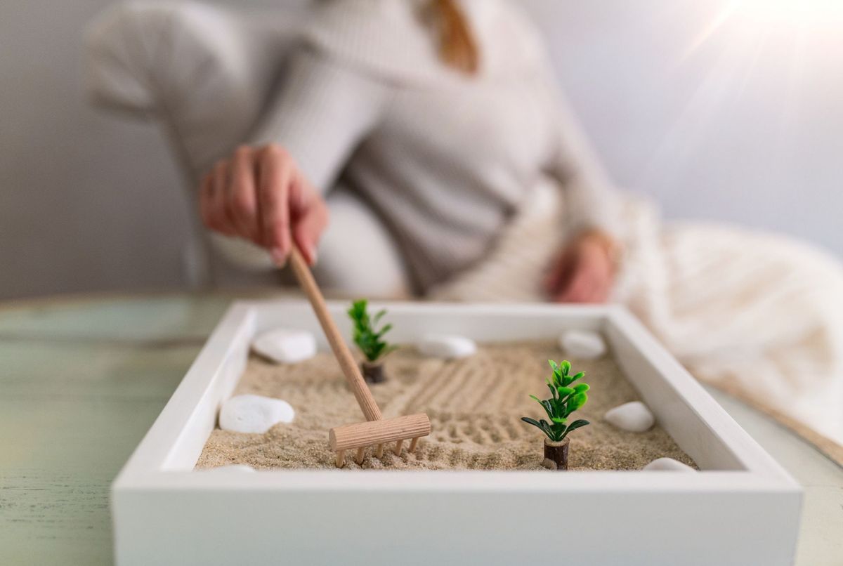Voici comment créer votre propre jardin zen miniature en appartement