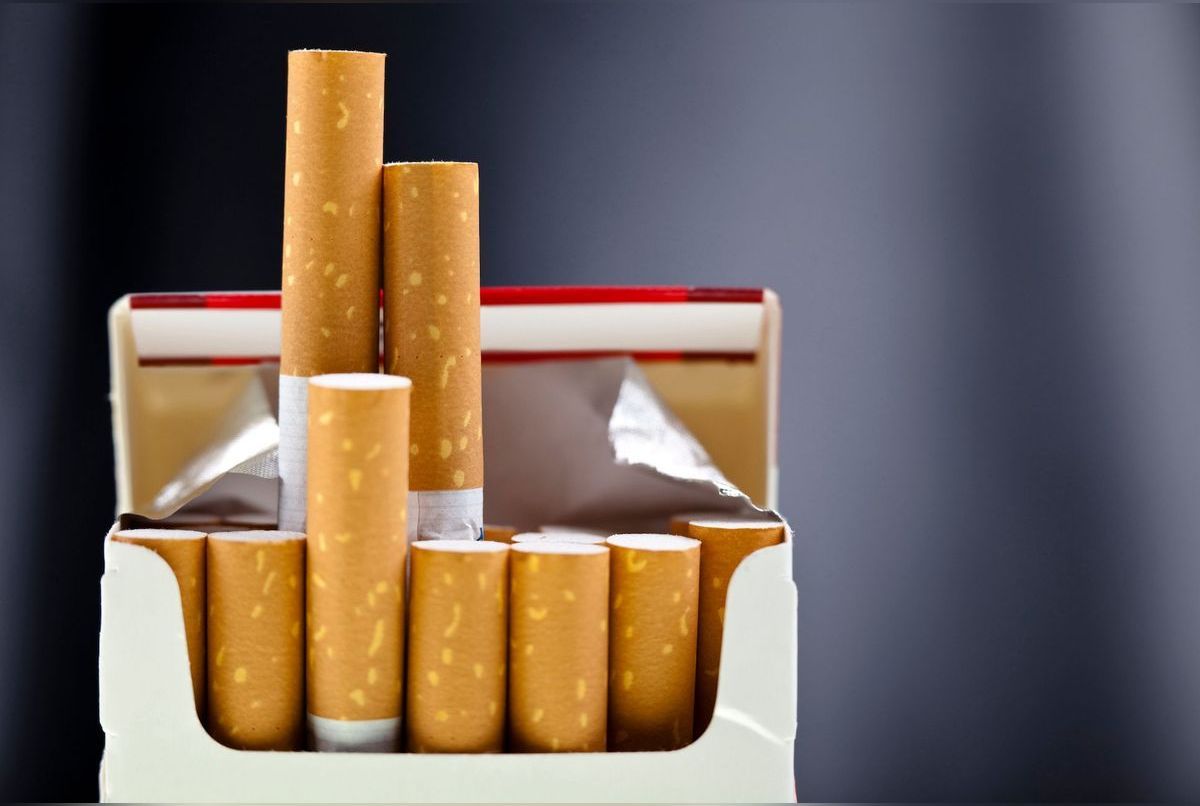 Tabac : Vente annuelle et prix annuel moyen du paquet de cigarettes et  paquet de tabac à rouler de la marque la plus vendue - OFDT