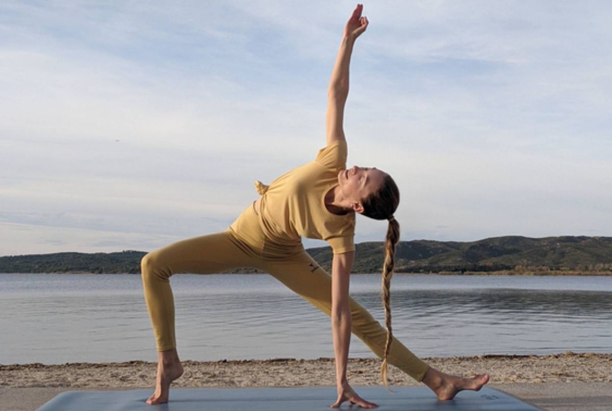 Marque en vedette: Découvrez Beyond Yoga, la marque de vêtements de sport  qui offre l'autonomisation aux femmes - SportingLife Blog