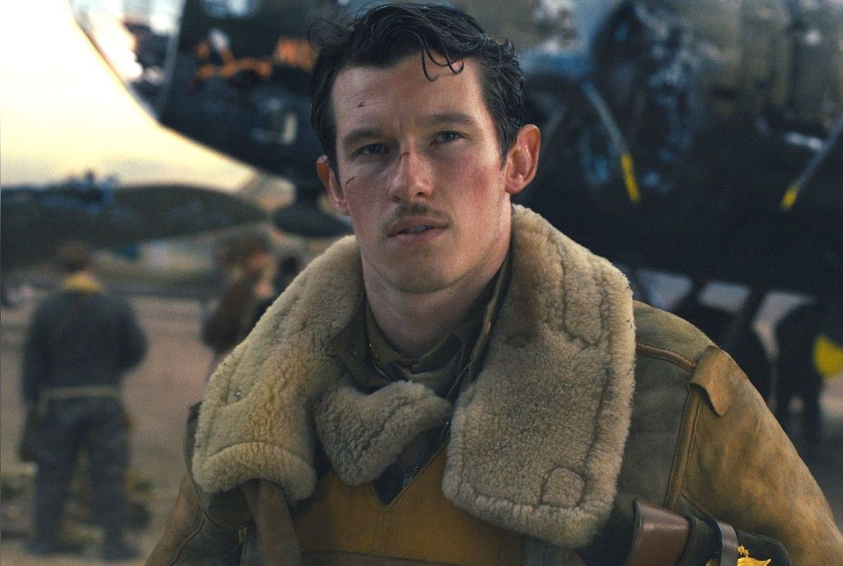 « Masters of the Air » : qui est Callum Turner, le compagnon de Dua