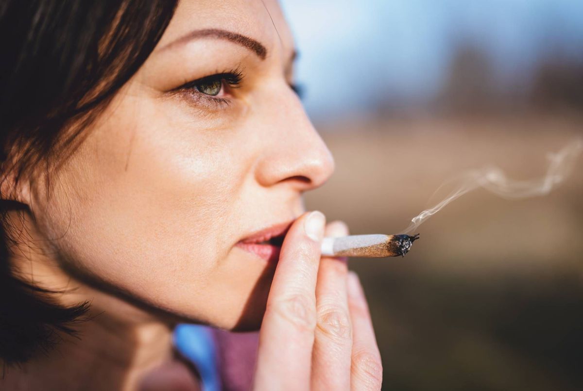 Les femmes sont plus susceptibles d'être dépendantes du tabac, voici pourquoi