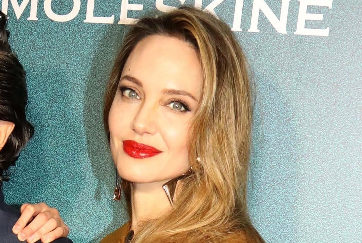 Angelina Jolie : sa fille, Vivienne, est le sosie de Brad Pitt... Elle apparaît sur une photo jamais vue