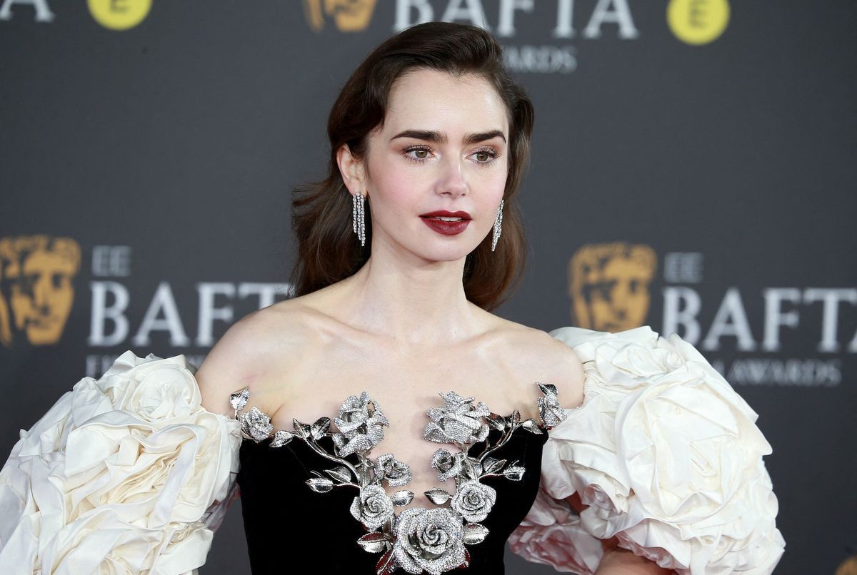 « Je ne pouvais pas être plus heureuse » : Lily Collins célèbre son 36e anniversaire et partage une photo inédite de sa petite Tove Jane