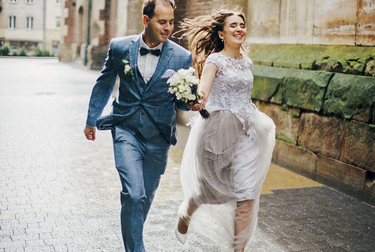 Pleuvra-t-il le jour de votre mariage ? Cet outil estime immédiatement la météo en fonction de la date et du lieu des noces