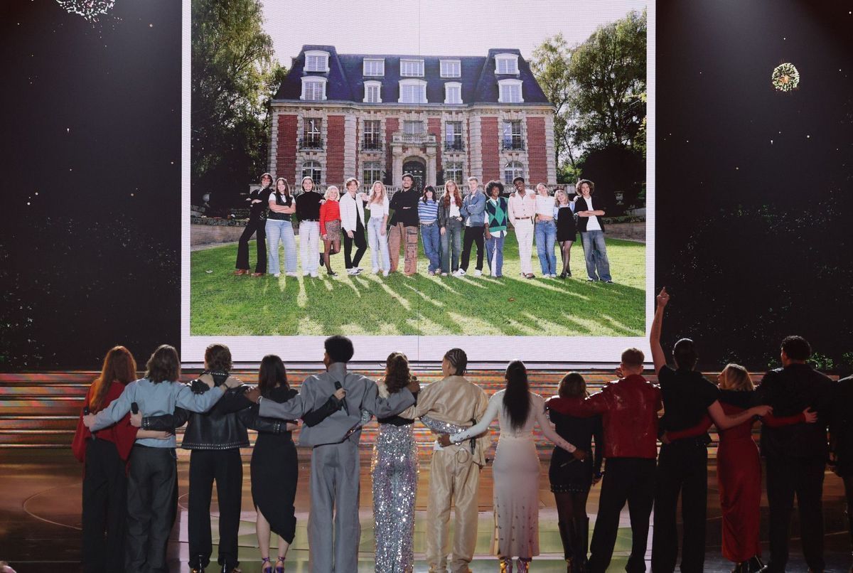Cette ancienne élève de la « Star Academy » fait un carton avec son premier album, déjà premier dans les charts