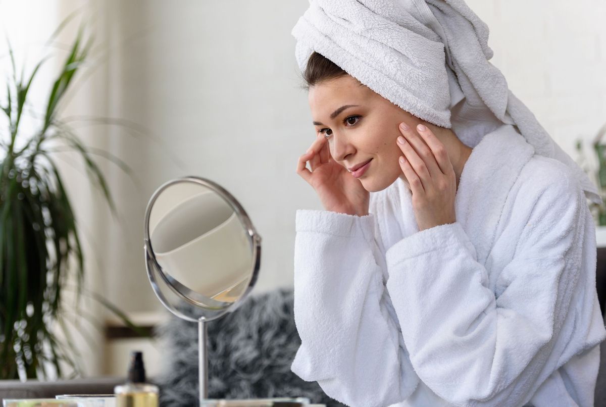6 gestes beauté à éviter pour préserver la jeunesse de sa peau