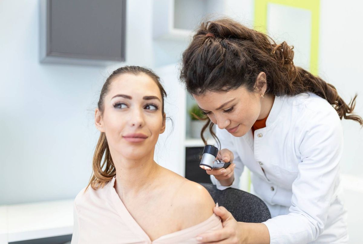 Cancer de la peau : 5 gestes simples pour bien préparer son rendez-vous dermatologique