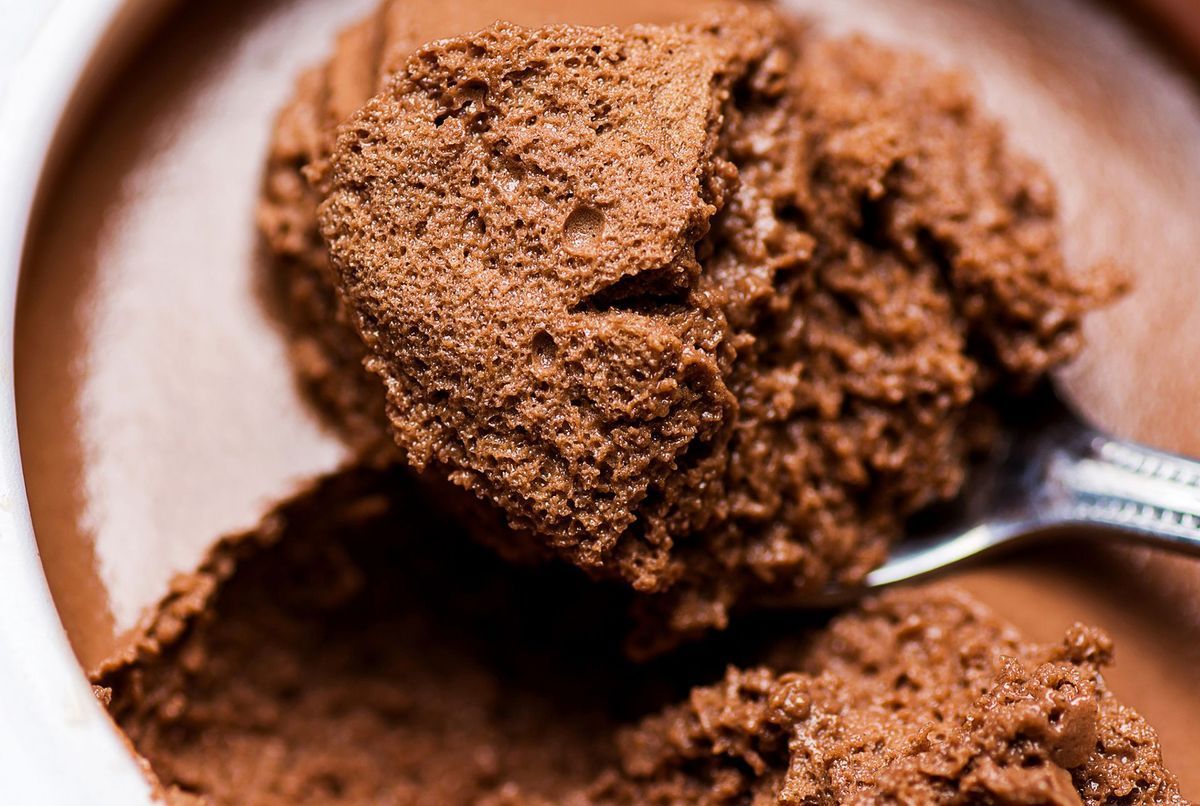 « Voici ma mousse au chocolat à faire en moins de 30 secondes » : le grand chef pâtissier Sébastien Bouillet partage les secrets de sa recette express