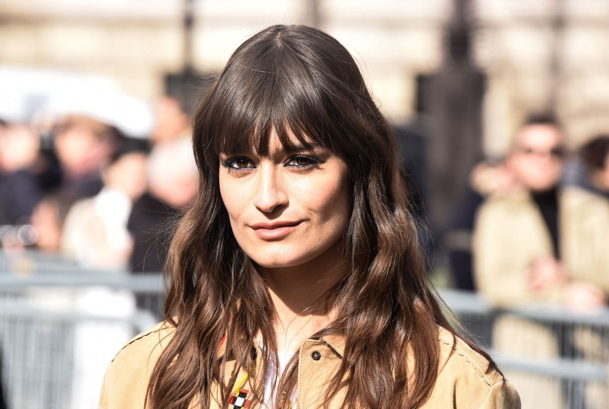 Le style de Clara Luciani à portée de main grâce à son vide-dressing inédit