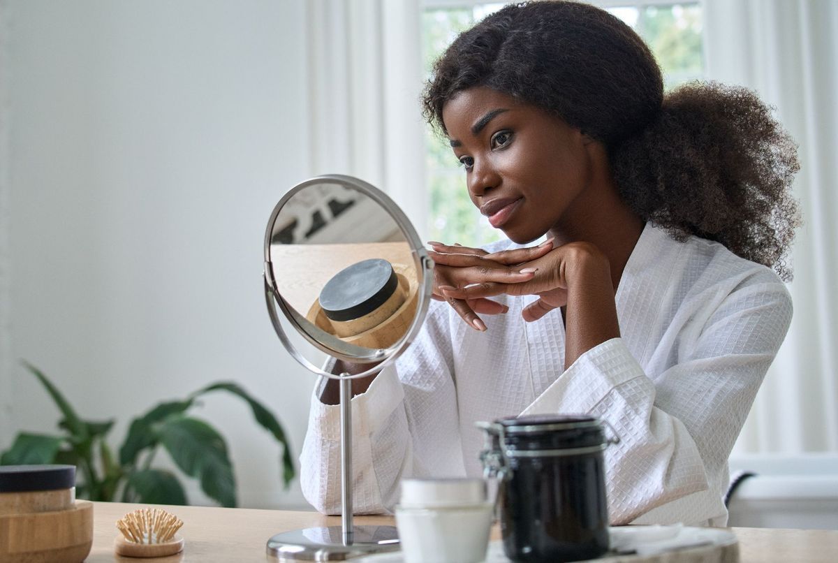 Karité, savon noir, poudre d'hibiscus… : découvrez les rituels de beauté africains