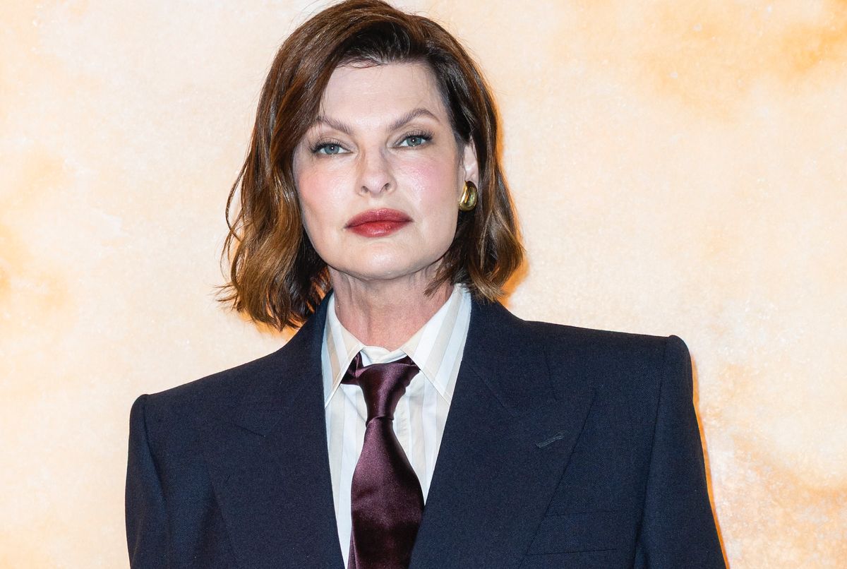 Linda Evangelista de retour sous les projecteurs à 60 ans : l’ancien mannequin cash sur sa chirurgie esthétique ratée