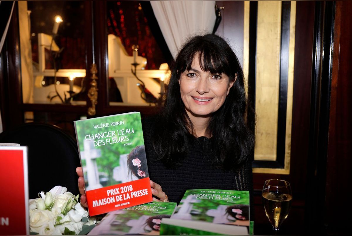 « Changer l'eau des fleurs » : voici les acteurs qui accompagneront Leïla Bekhti dans l'adaptation du livre de Valérie Perrin