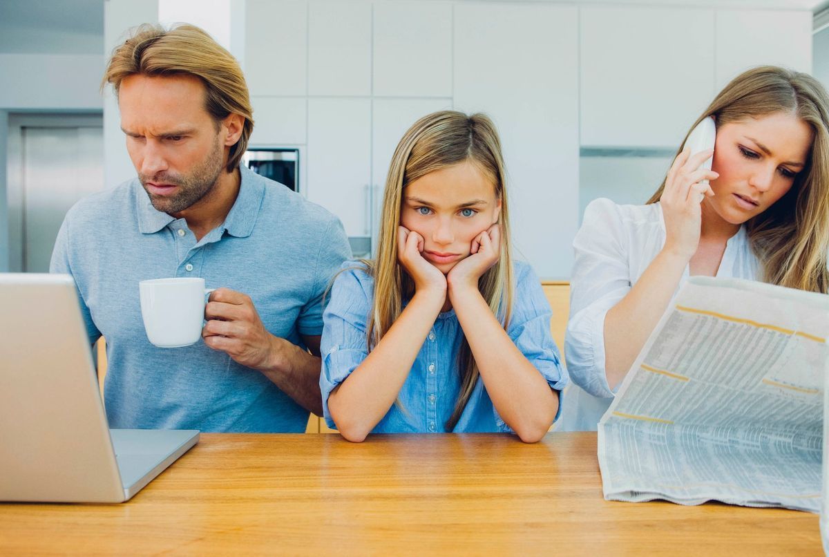 5 signes qui révèlent que l'on a grandi dans une famille où l'on parlait peu