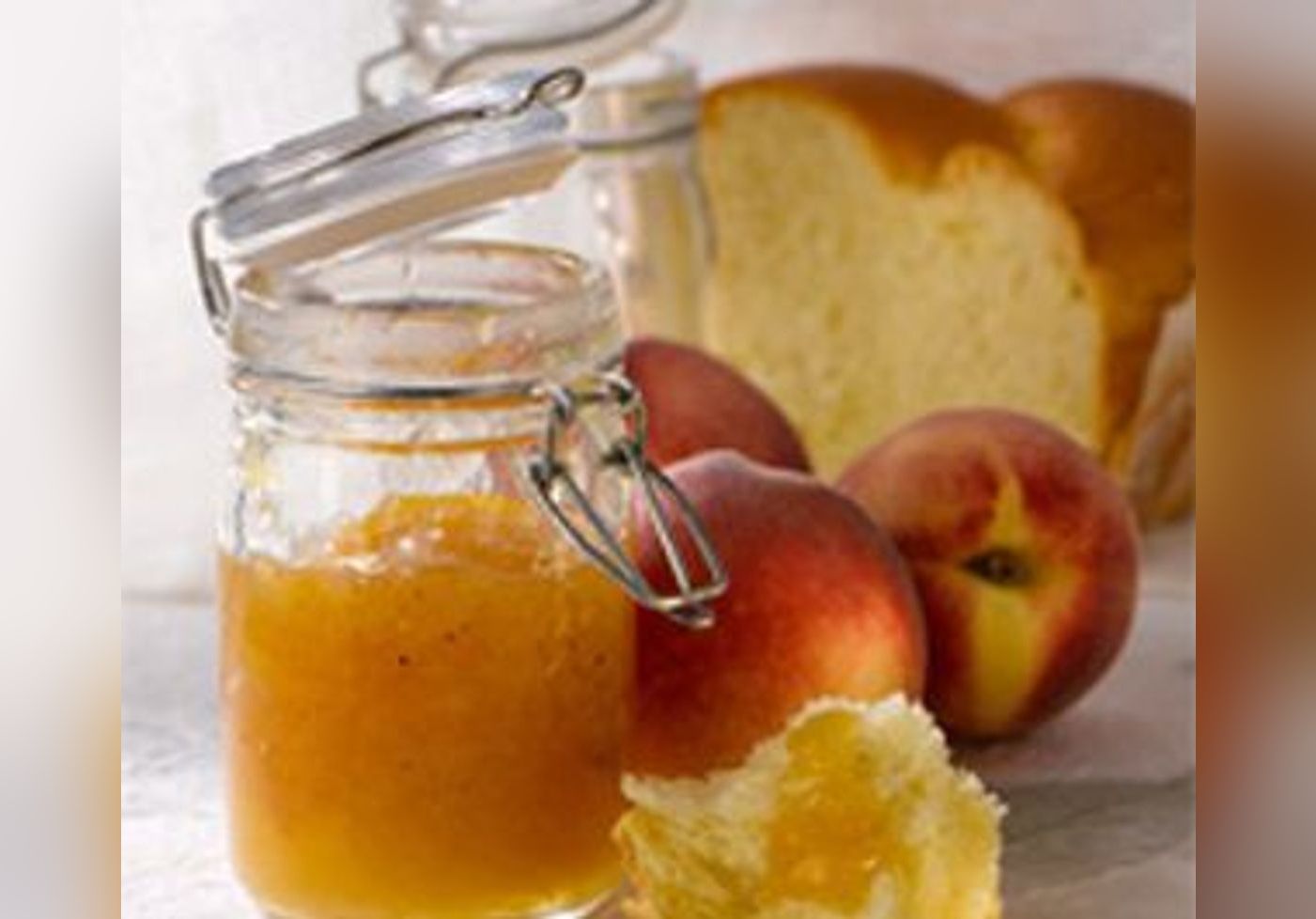 Confiture de pêches d'ici aux épices douces et au gingembre