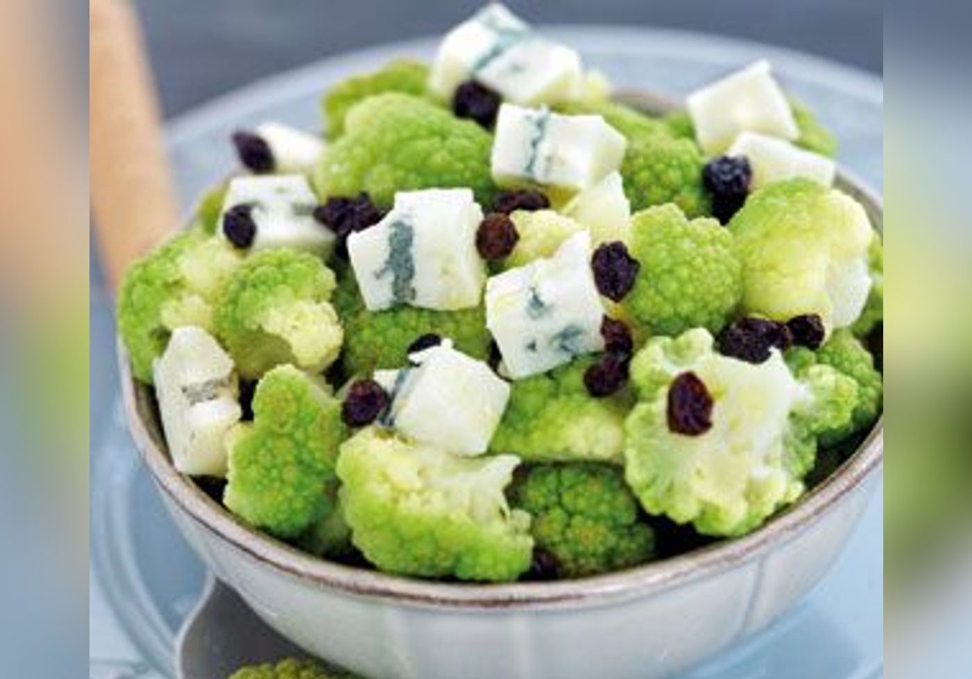 Salade De Chou Fleur Vert Au Gorgonzola Et Raisins Secs