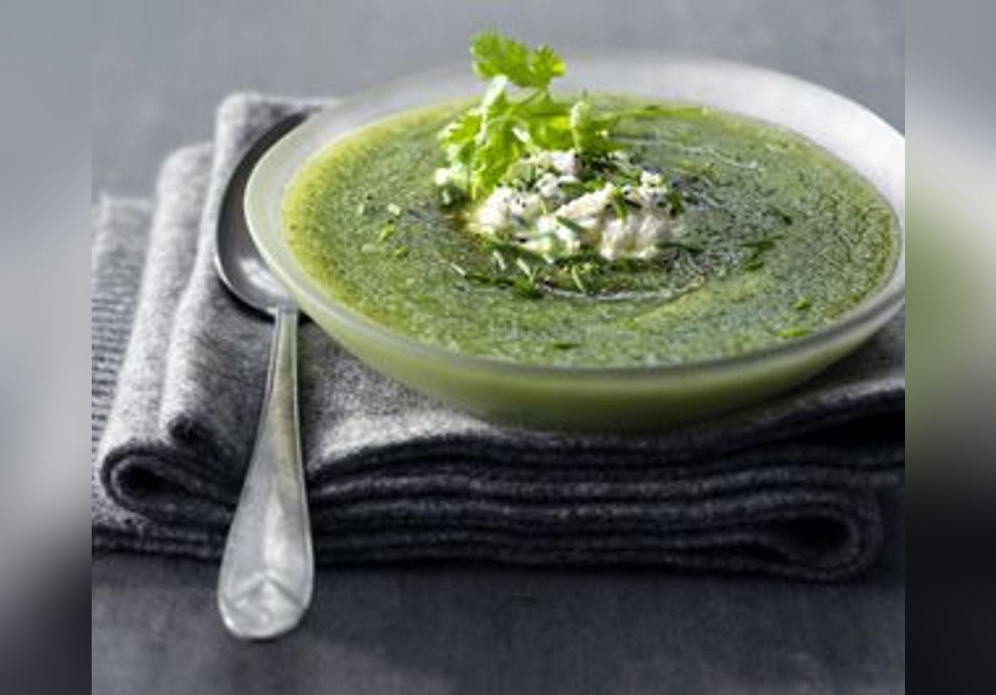 Soupe de concombre au cottage cheese