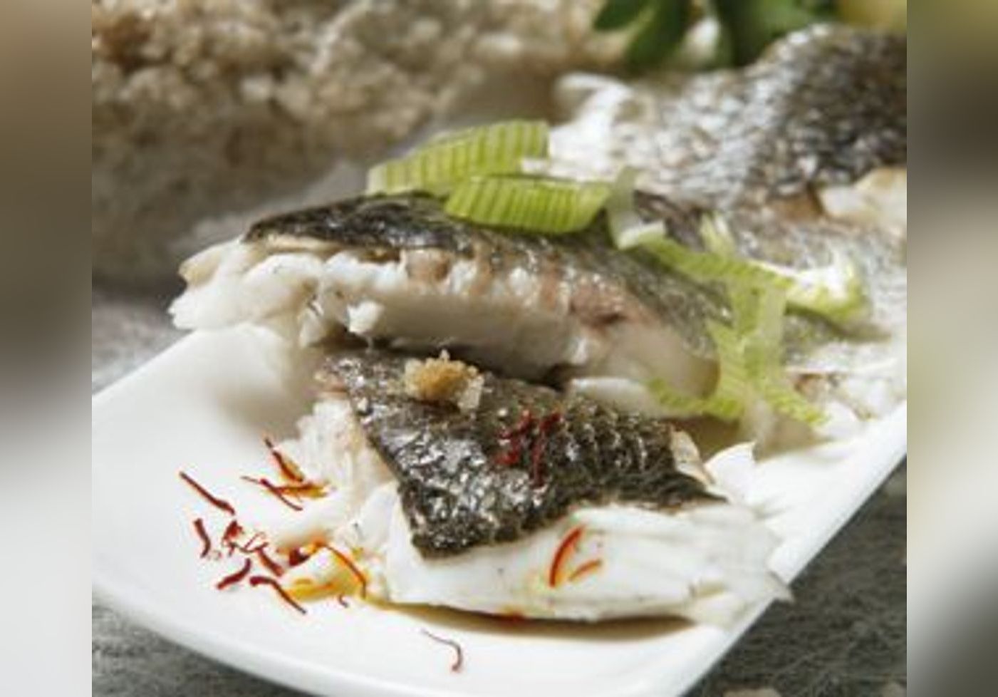 Loup de Méditerranée en croûte de sel
