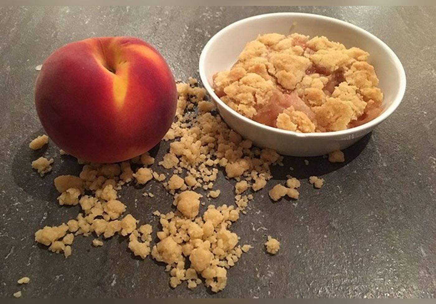 Crumble de pêches et nectarines