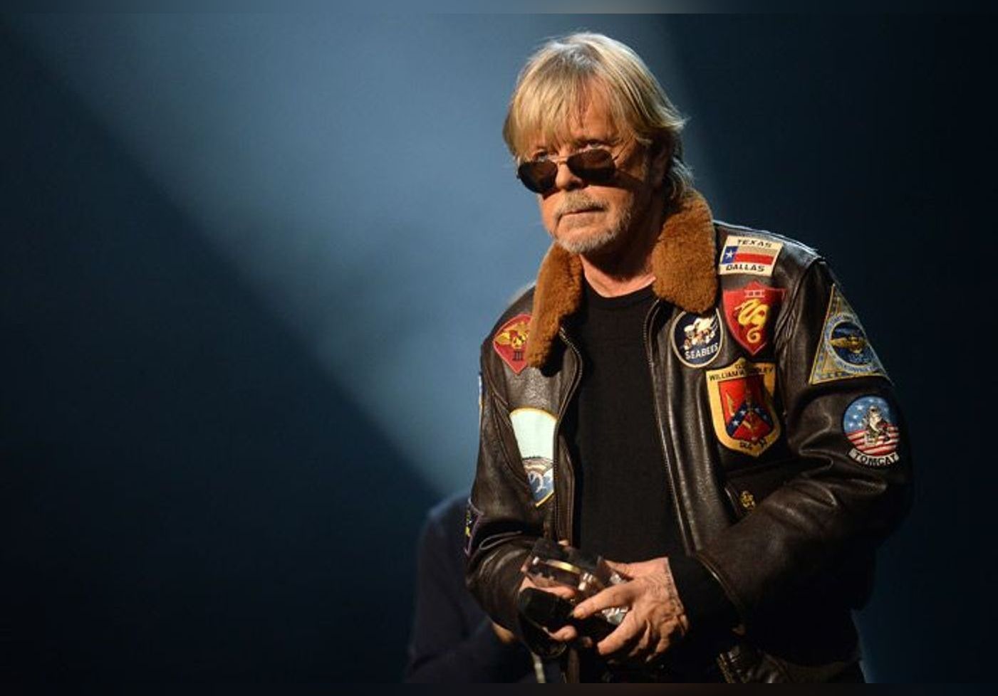 Interview de Renaud le chanteur donne de ses nouvelles