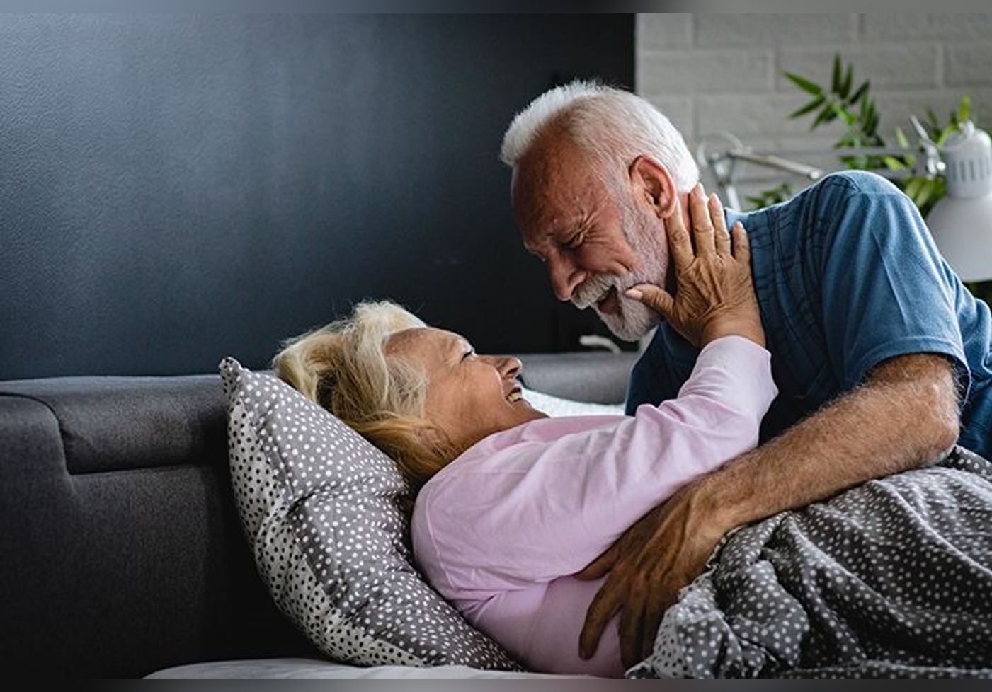Faire Lamour Apres 70 Ans Pour Une Femme 1/3 des plus de 70 ans font l'amour au moins 2 fois par mois