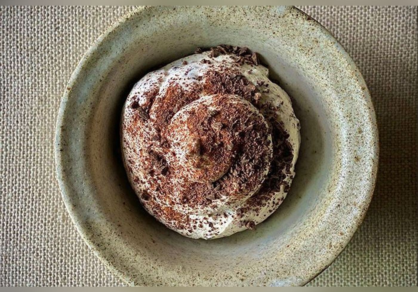 Cyril Lignac Revele Sa Recette De La Mousse Au Chocolat Blanc Et C Est A Tomber