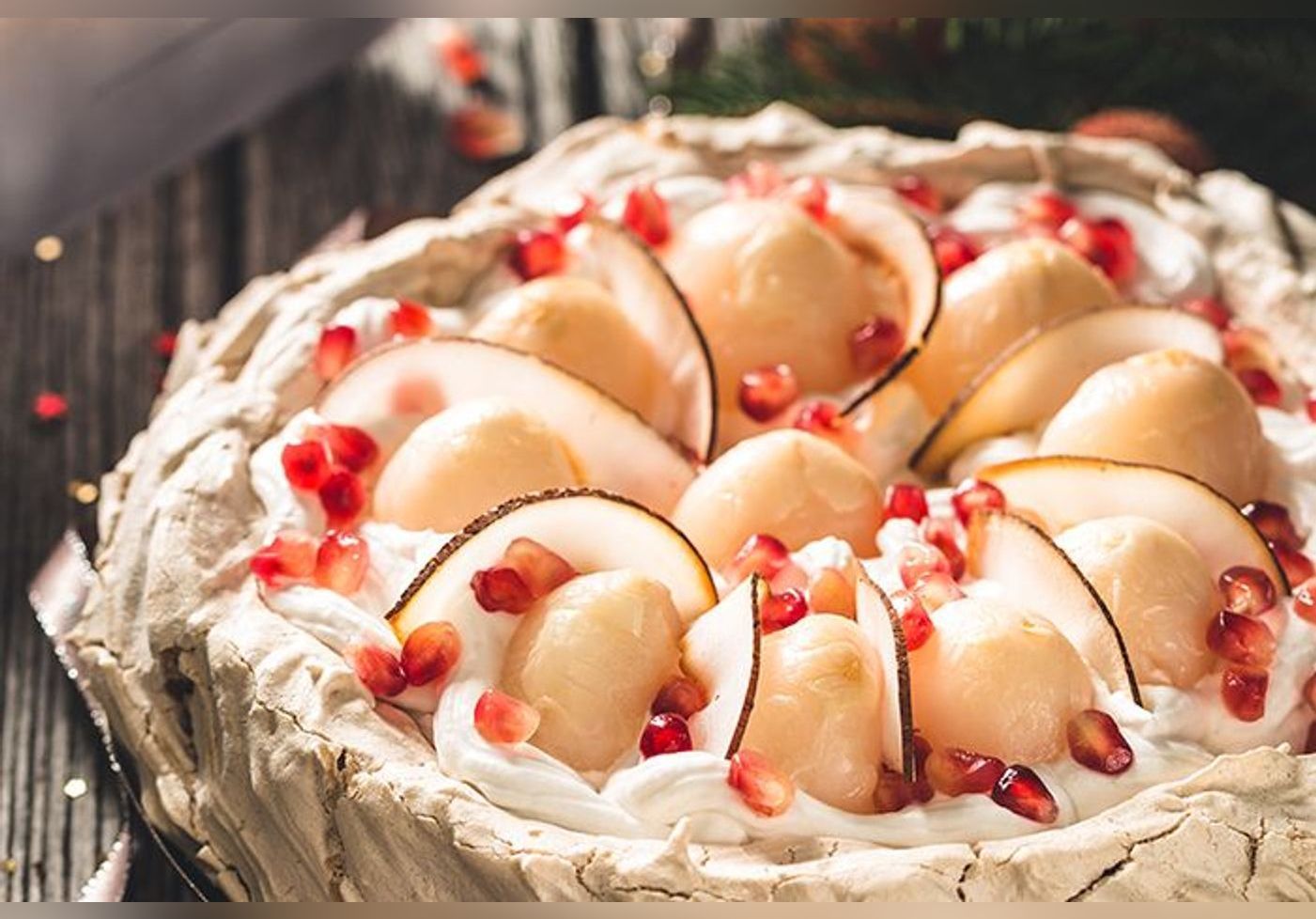 Cyril Lignac Partage Sa Recette De Litchis A La Chantilly Bicolore Un Dessert A La Douceur Tropicale