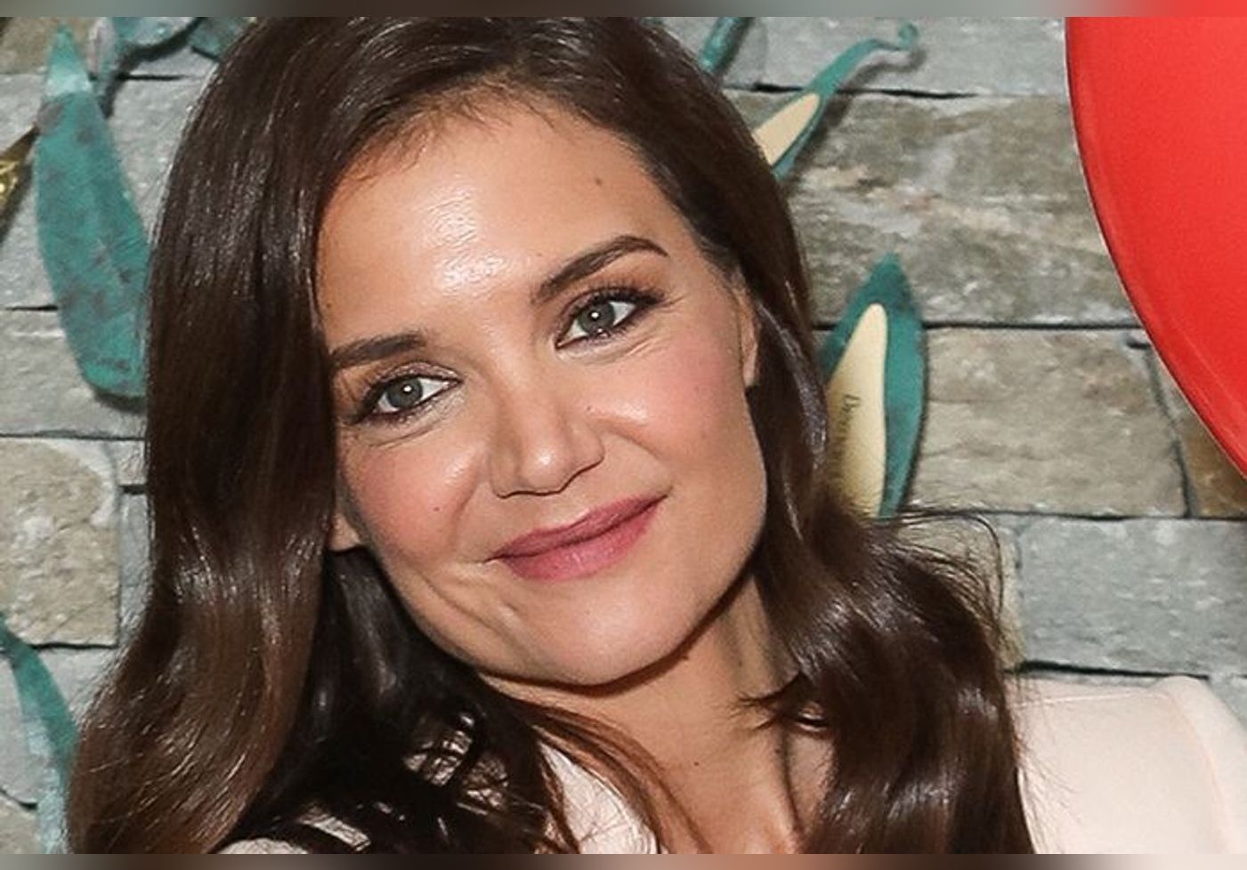 Katie Holmes Avec Ses Longs Cheveux Bruns Sa Fille Suri Cruise Est Son Sosie A Bientôt 15 