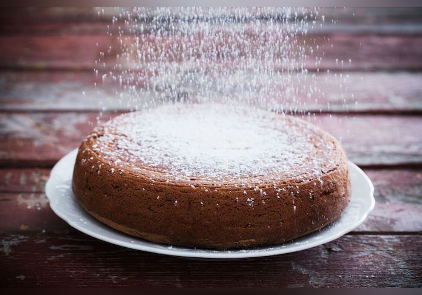 Julie Andrieu révèle une recette de mousseline aux noisettes, un gâteau incroyablement gourmand