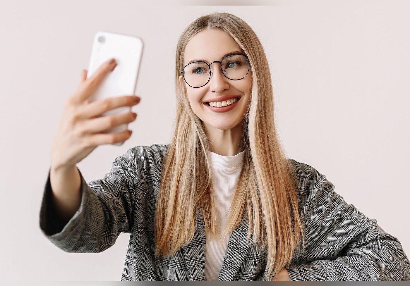 Hommes ou femmes qui sont ceux qui se trouvent les plus beaux sur les photos ? Une étude