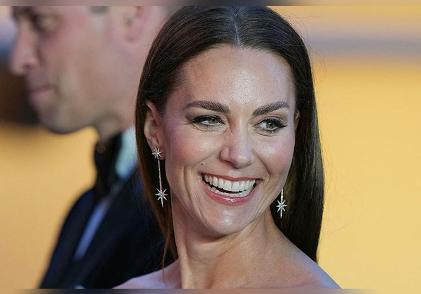 Kate Middleton : sa robe portée à la première de « Top Gun : Maverick » fait exploser le nombre de recherches sur Internet