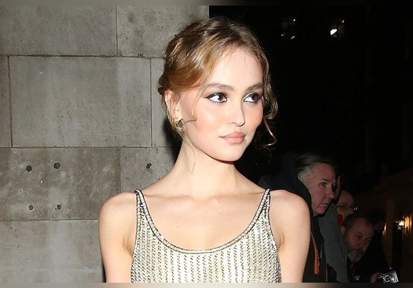 Lily Rose Depp Sexy Elle Dévoile Son Corps En Lingerie Et Se Transforme En Femme Fatale Dans 2131