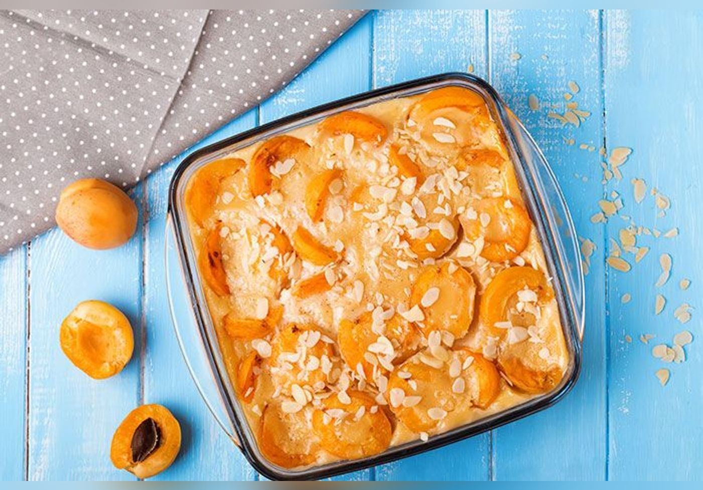 Laurent Mariotte révèle la recette de son clafoutis aux abricots à 6 ingrédients et son agrément secret pour le rendre encore plus gourmand