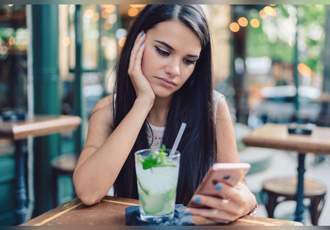 Premier rendez-vous : voici l'astuce n°1 des célibataires pour déstresser avant la rencontre